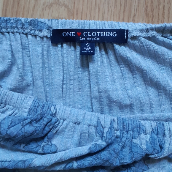 Off The Shoulder Shirt - Picture 5 of 5